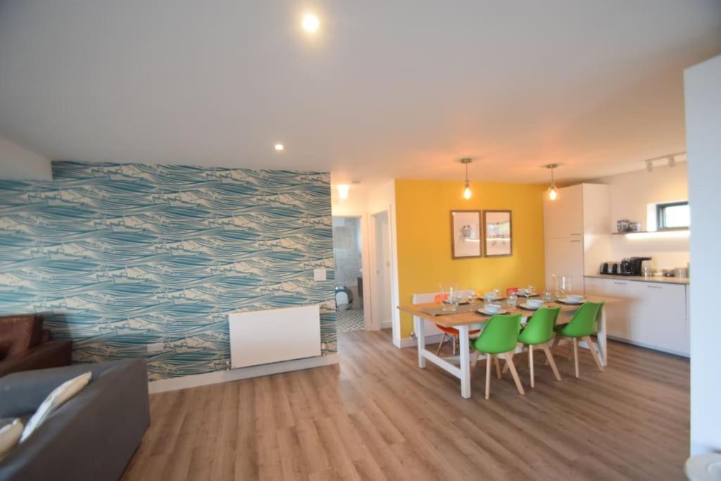 Flat 1 High Tide House, Mortehoe - Beautifully Designed Ground Floor Flat With Sea Views And Garden ภายนอก รูปภาพ