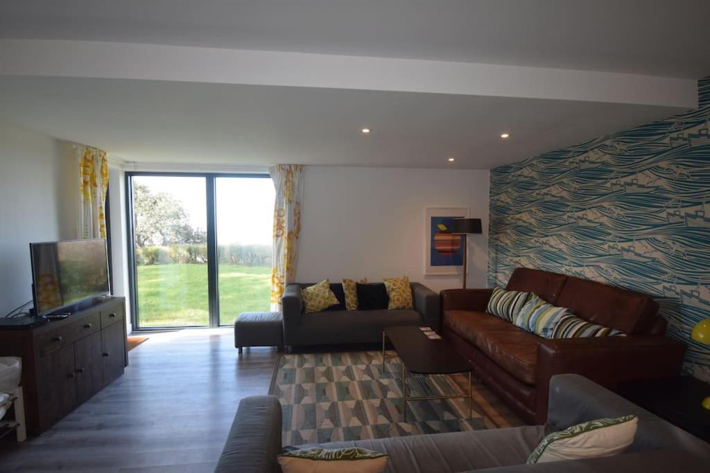 Flat 1 High Tide House, Mortehoe - Beautifully Designed Ground Floor Flat With Sea Views And Garden ภายนอก รูปภาพ